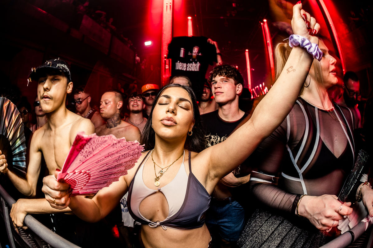 Loading... just a sec